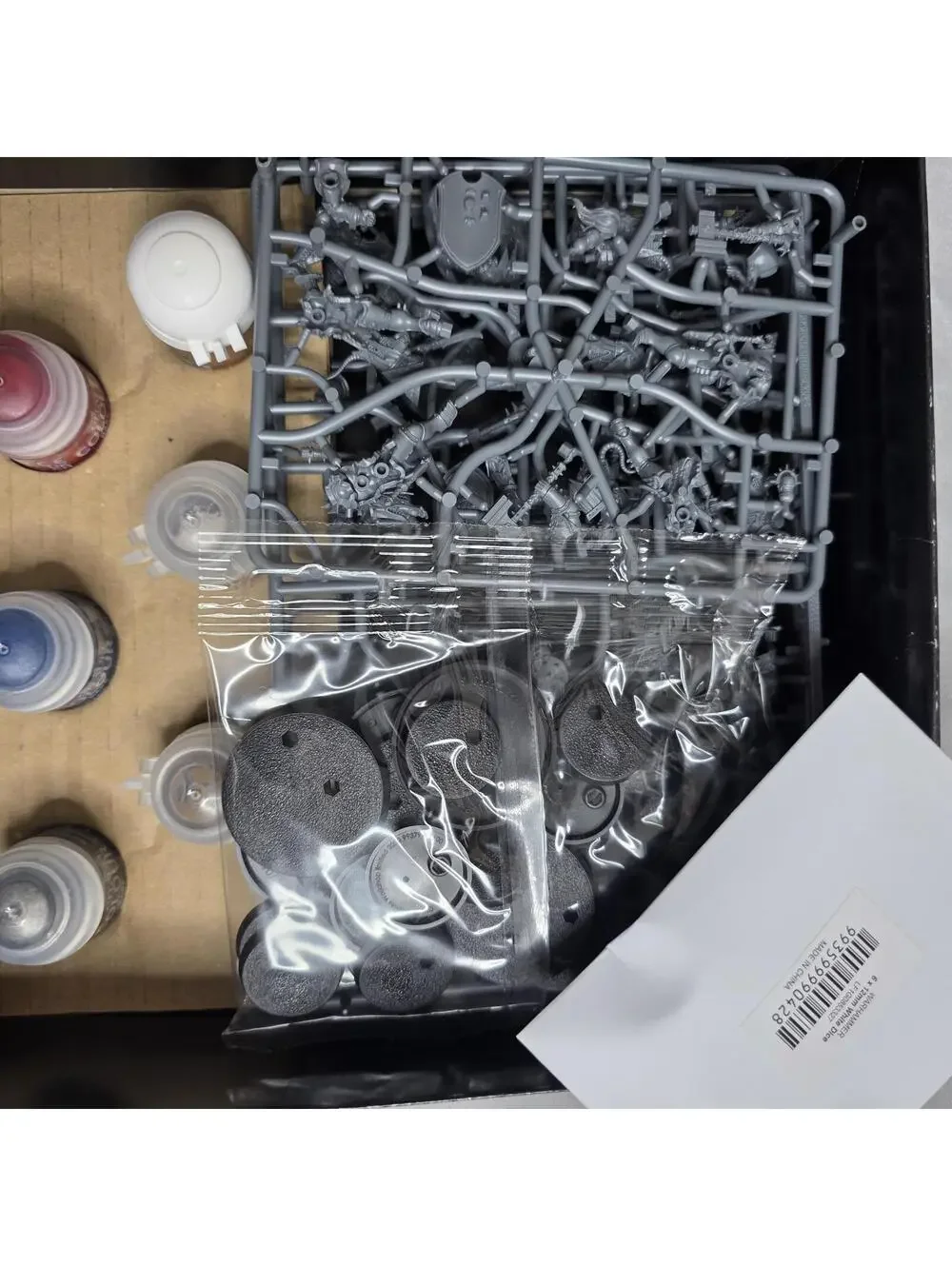 Warhammer Age of Sigmar Introductory Miniatures Set .